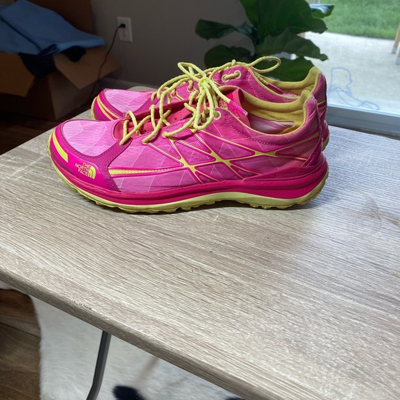 The North Face Ultra TR II Women's Trail Running Shoes Glo Pink, Chiffon Yellow - Picture 5 of 12